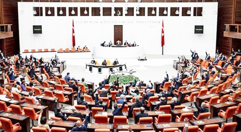 OHAL'i uzatan kanun teklifi TBMM'de yasalaştı