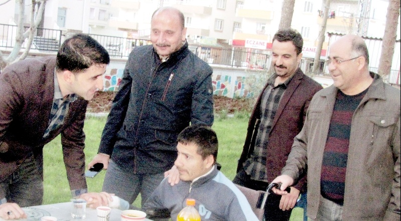 Öksüz ve yetim çocukların yüzleri güldürüldü