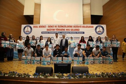 Okul 2. ve 3.&#8217;leri de dizüstü bilgisayarlandı