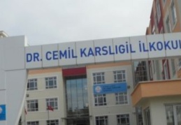 Okul açılışında İş-Kur izdihamı yaşandı