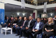 Okul harçlıkları ile engellilere tekerlekli sandalye aldılar