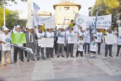 Okul müdürlerinin hukuksuz şekilde görevden alınmasını protesto ettiler