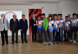 Okul spor kulüpleri Türkiye geneline örnek gösterildi