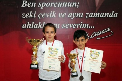 &#8220;Okul Sporları Satranç İl Birinciliği&#8221; il birincisi oldu