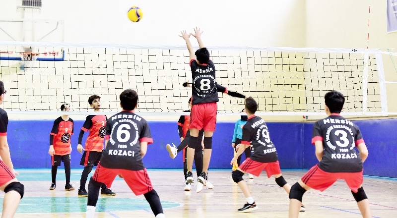 Okul sporları voleybol yarı final müsabakaları başladı