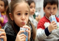 Okul sütü programına devam edilecek