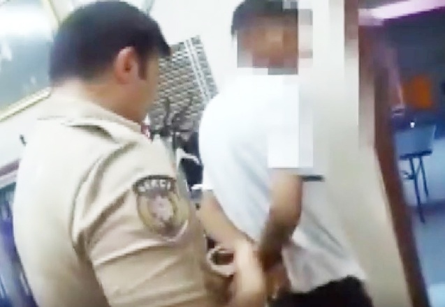 Okula giren hırsız, müdürün odasında yakalandı