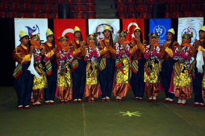 Okullar arası folklor yarışması başladı