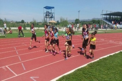 Okullar Arası Küçükler Puanlı Atletizm Türkiye Şampiyonası yapıldı