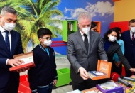 Okullara 81 bin adet İngilizce eğitim kitabı dağıtıldı