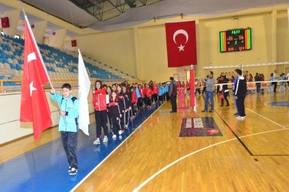 “Okullararası Küçükler Voleybol Grup Karşılaşmaları” başladı