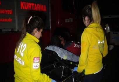 Okulun hoparlörünü çalacaktı 15 metreden yere çakıldı