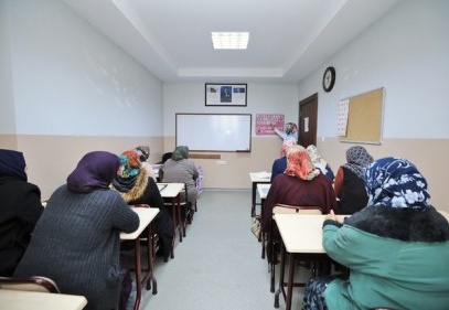 Okuma-yazma öğrenenlerin sayısı artıyor