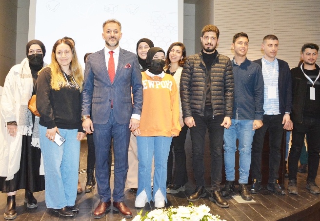 “Okursanız, hadiseleri yorumlama tarzınız gelişir”