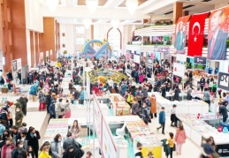 “Okuyan Çocuk Şenliği Kitap Fuarı”na ilgi yoğun