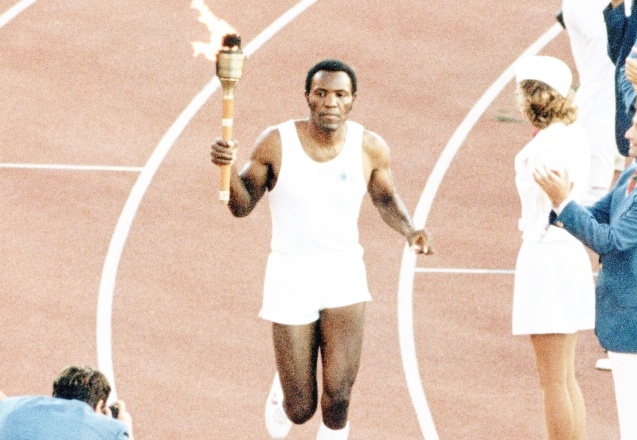 Olimpiyat şampiyonu atlet yaşamını yitirdi