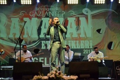 Ömer Karaoğlu konser verdi