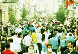 Omicron Türkiye’de bu rakamlarla kalmayacak; yılbaşı, vaka sayısını patlatacak