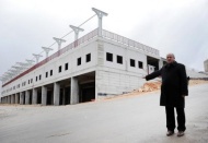 Onat mahallesine yapılan uzay çatılı pazar hızla yükseliyor