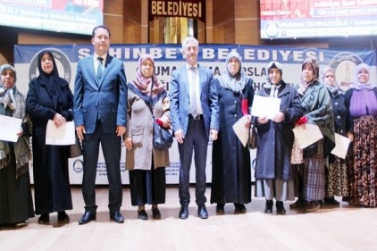 "Önce çocuklarımızı okuttuk şimdi de biz okumaya başladık" 