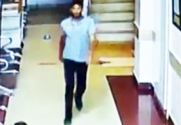 Önce fırsat kolladı sonra da sağlık çalışanının 10 bin liralık cep telefonunu çaldı