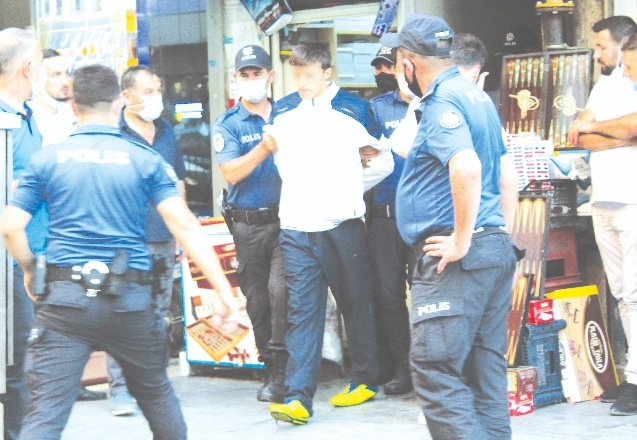 Önce intihara kalkıştı, sonra ailesini rehin aldı