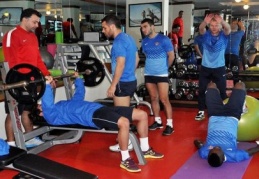 Önce salonda, sonra sahada çalıştılar