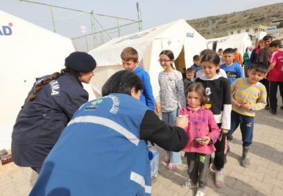 Önceden belirlenen ihtiyaç ürünleri hazırlanarak mahallelere ulaştırılıyor