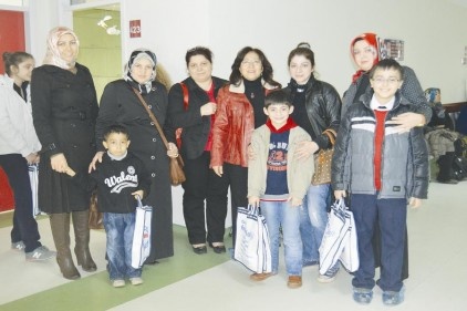 Onkoloji Hastanesi&#8217;nde lösemili çocuklar için etkinlik yaptılar