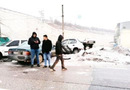 Onlarca araç zincirleme trafik kazasına karıştı