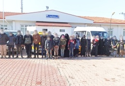 Operasyonda 5 göçmen kaçakçılığı organizatörü ve 27 göçmen yakalandı
