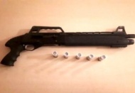 Operasyonda çok sayıda suç aleti ve çalıntı malzeme ele geçirildi 