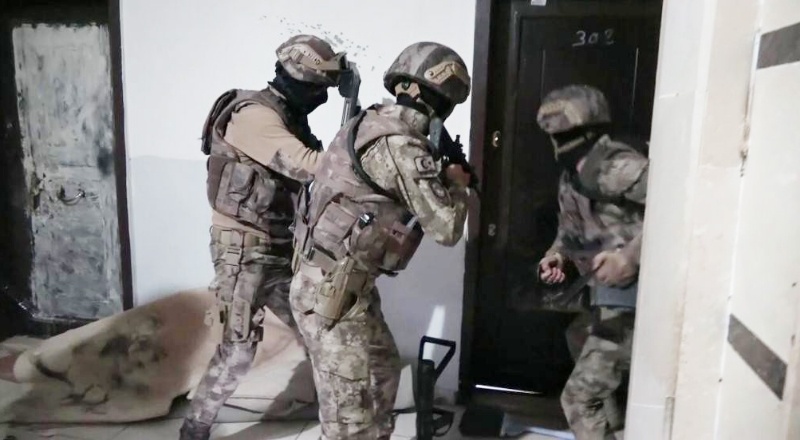 Organize suç örgütlerine operasyonda 14 gözaltı