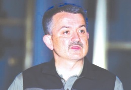 Orman teşkilatı, yerleşim yerlerini korumak için ormanların yanmasına müsaade etmek zorunda kaldı