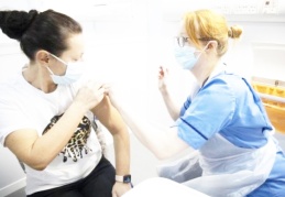 Orta Avrupa ülkeleri AB'nin aşı politikasını neden eleştiriyor?