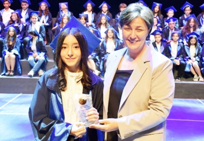 Ortaokul öğrencilerinde mezuniyet coşkusu