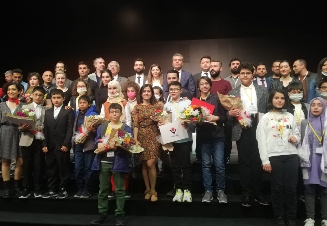Ortaokul öğrencilerini bilimsel çalışmalar yapmaya özendiriyoruz