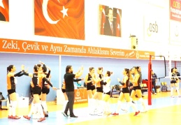 OSB Teknik Koleji bu sezon ligde dördüncü galibiyetini aldı