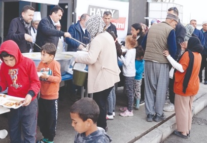 Osmangazi Belediyesi, ramazanın bereketini deprem bölgesinde paylaşıyor