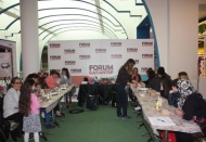 Otantik resimler camla yeniden yorumlandı