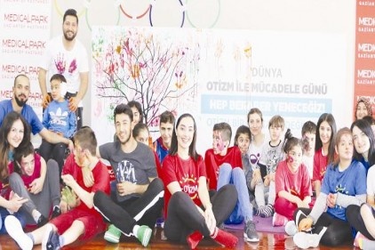 Otizmin farkındayım
