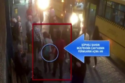 Otobüs durağında yankesicilik kamerada 
