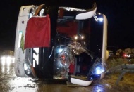 Otobüs takla attı, 13 yolcu yaralandı