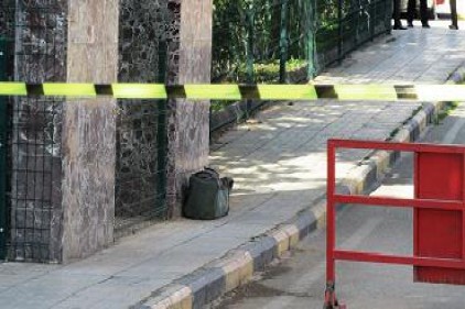 Otobüs Terminaline bırakılan çanta paniğe neden oldu