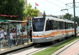 Otobüs ve tramvaylar ücretsiz 