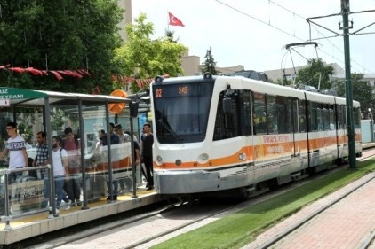 Otobüs ve tramvaylar ücretsiz 