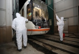 Otobüsler, tramvay ve duraklar temizlenerek dezenfekte ediliyor