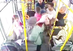 Otobüsteki panik güvenlik kamerasında