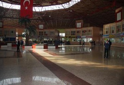 Otogar esnafı yolcu derdinde