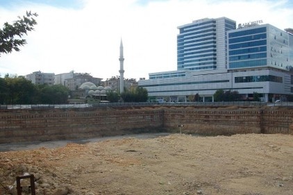 Otogarın yeri boş bekliyor